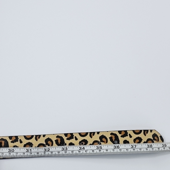 New! Disney Minnie Mouse Leopard Cheetah Gold Buckle Belt - Picture 8 of 8